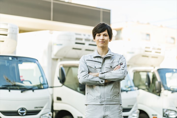 《堺市中区》週払いOK・3ｔ車でのスーパーなどへの冷凍食品の配送ドライバー！（高収入・未経験も相談可能）