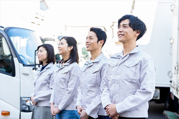 《三郷市》週払いOK・3ｔ車でのスーパーへの食品配送ドライバー！（Web面接OK・高時給）