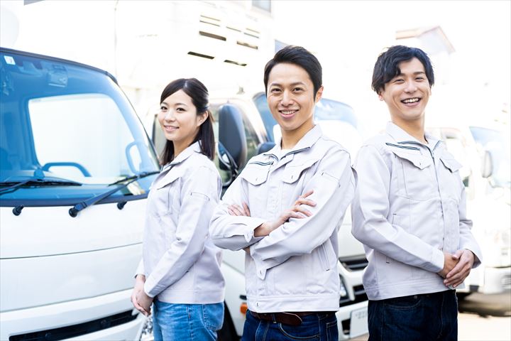 《市川市》週払いOK・3ｔ車でのドライ品の店舗配送ドライバー！（Web面接OK・高収入）