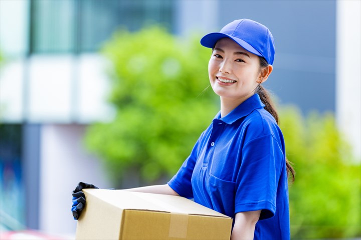 《津市》週払いOK・3ｔ車での企業向け一般貨物の配送ドライバー！（週休2日・日勤）