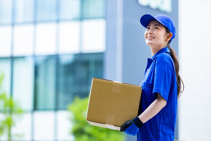 《大阪市平野区》週払いOK・普通車でのレンタル介護用品の配送ドライバー！（Web面接OK・土日祝休み）