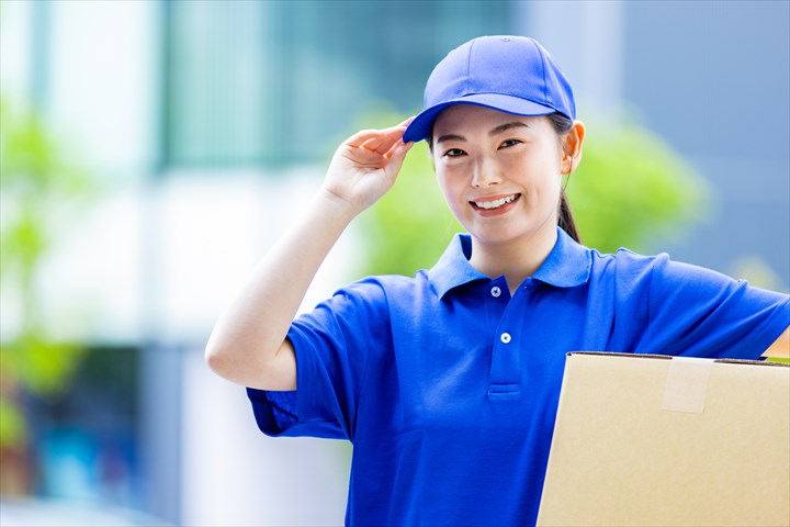 《新宿区》週払いOK・軽自動車でのドーナツの店舗配送ドライバー！（シニアOK・短時間8:00～15:00）