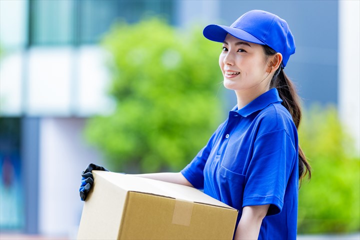 《入間郡三芳町》週払いOK・普通車での病院への医薬品の配送ドライバー！（Web面接OK・高収入）