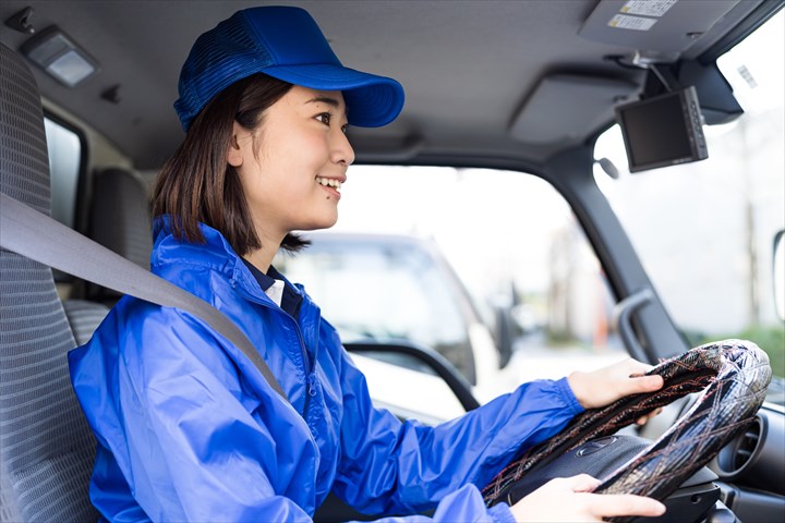 《豊島区》週払いOK・2ｔ車での書籍の配送兼倉庫内作業スタッフ！（Web面接OK・高時給）