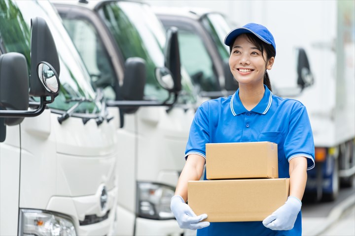 《一宮市》週払いOK・3ｔ車での冷凍商品のコンビニ配送ドライバー！（AT限定相談可・2023年8月末までの短期）