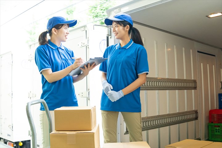 《太田市》週払いOK・4ｔ車でのお菓子のセンター間配送ドライバー！（高収入・件数少なめ）