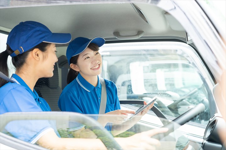 《三郷市》週払いOK・4ｔ車でのスーパーへのドライ品の配送ドライバー！（Web面接OK・高収入）