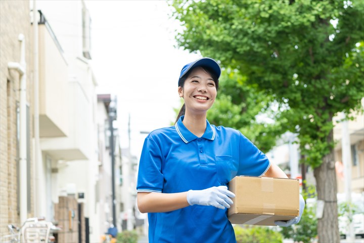《横浜市旭区》週払いOK・2ｔ車での住宅設備機器の店舗配送ドライバー！（Web面接OK・高収入）