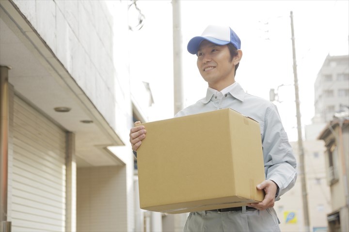 《千葉市稲毛区》週払いOK・1.5ｔ車での個人宅への食品等のルート配送ドライバー！（土日休み・高収入）