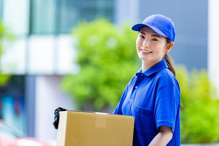 《大阪市西成区》週払いOK・1ｔ車での自社店舗へのケーキの原料などの配送ドライバー！（Web面接OK・AT限定OK）