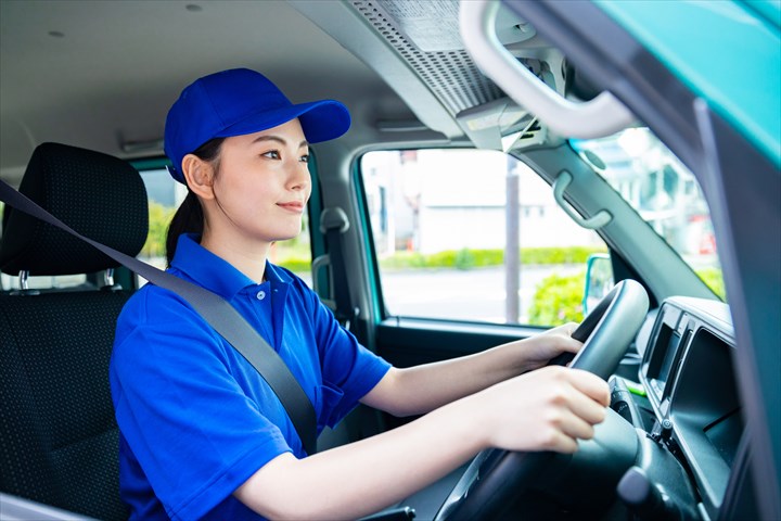 《京都市伏見区》週払いOK・普通車での企業や介護施設などへのお弁当の配送ドライバー！（Web面接OK・高時給）