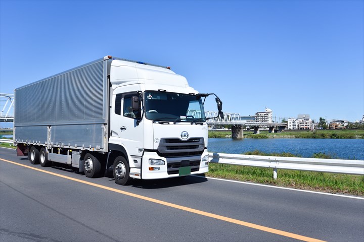 《横浜市鶴見区》週払いOK・大型車でのリサイクル家電の工場間ピストン輸送ドライバー！（未経験OK・高時給）