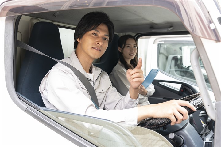 《大阪市住吉区》週払いOK・2ｔ車での学校等からの粗大ごみの回収ドライバー！（週休2日・高収入）