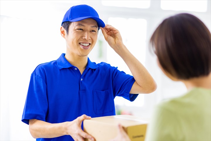 《港区》週払いOK・電動自転車での企業への書類や衣類等の集配業務！（短時間15:00～20:00・土日祝休み）