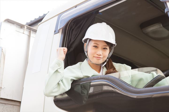 《豊橋市》週払いOK・大型車での工場間の自動車部品の定期輸送配送ドライバー！（高収入・日勤帯）