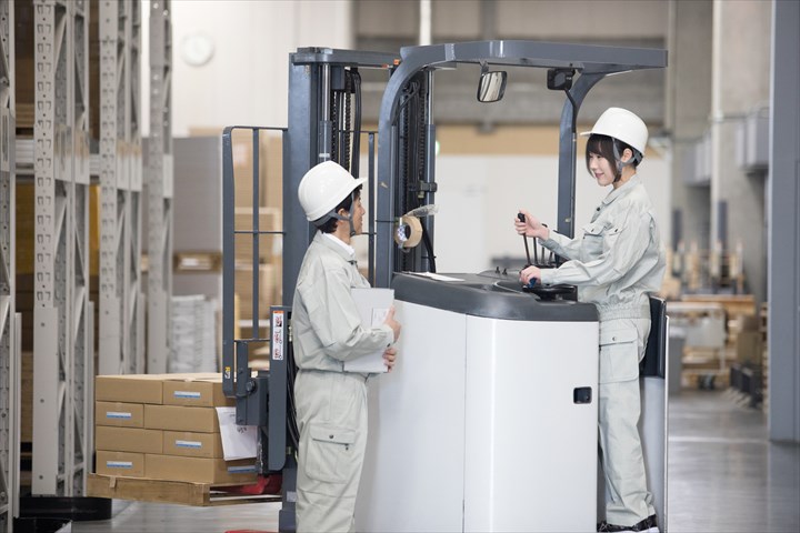 《浦安市》週払いOK・倉庫内でのリーチフォークを使用した家電製品の入出庫作業スタッフ！（年末までの短期・高時給）