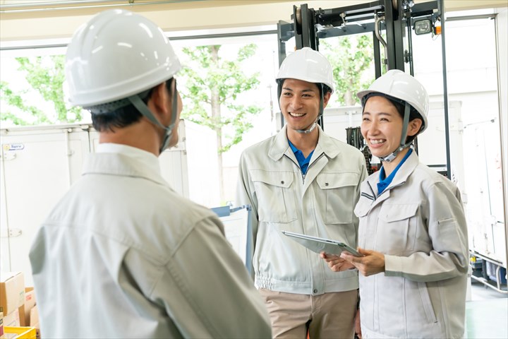 《稲沢市》週払いOK・リーチフォークを使用した定温食品の入出庫作業スタッフ！（Web面接OK・高時給）