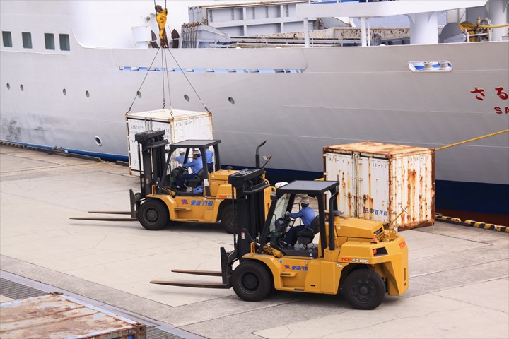 《横浜市磯子区》週払いOK・カウンターフォークでのセメントの補充及び格納、出荷作業スタッフ！（高時給・日勤）