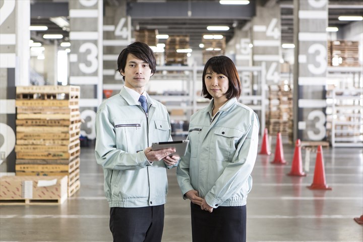 《八王子市》週払いOK・冷蔵庫内での飲料の入出庫スタッフ！（未経験大歓迎・週休2日）