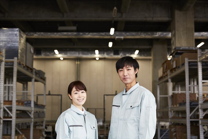 《東海市》週払いOK・雑誌などの仕分け作業スタッフ！（高時給・短時間22:00～4:00）