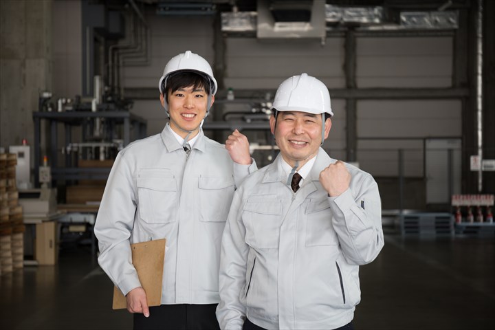 《近江八幡市》週払いOK・工場内での金属部品のピッキング作業スタッフ！（未経験歓迎・土日祝休み）