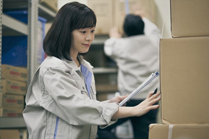 《さいたま市岩槻区》週払いOK・倉庫内での鋼管の仕分けや格納スタッフ！（未経験大歓迎・土日休み）