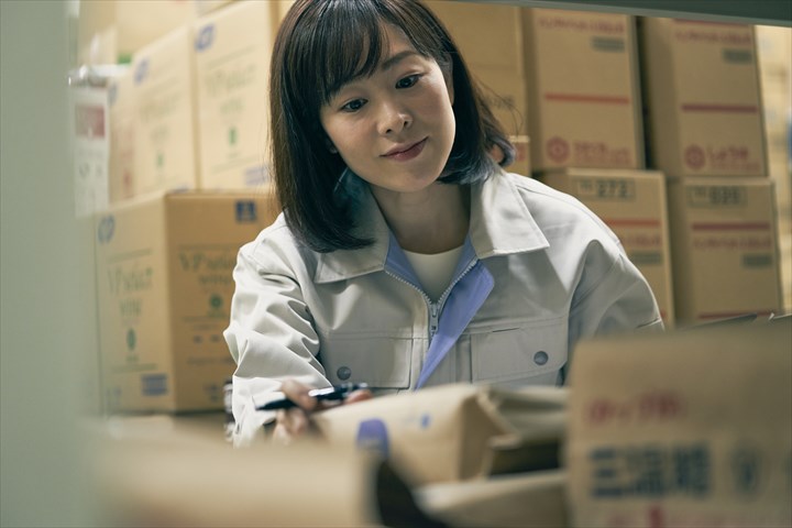 《久世郡久御山町》週払いOK・一般貨物の仕分け作業スタッフ大募集！（土日祝休み・未経験歓迎）