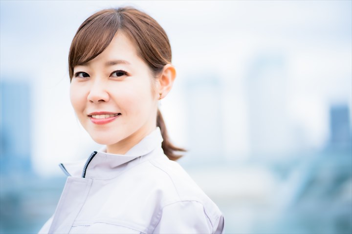 《岡山市北区》週払いOK・倉庫内での荷物の仕分け作業スタッフ！（短時間5:00～8:00・Wワーク）