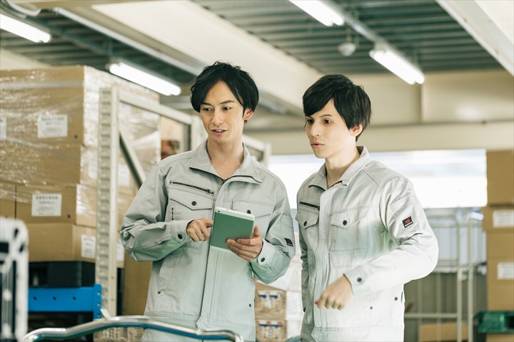 《墨田区》週払いOK・倉庫内での酒類の入出荷作業スタッフ！（高時給・未経験OK）