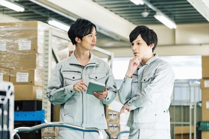 《伊勢崎市》週払いOK・倉庫内でのコンビニ商品の仕分け、ピッキング作業スタッフ！（短時間12:00～18:00・未経験歓迎）