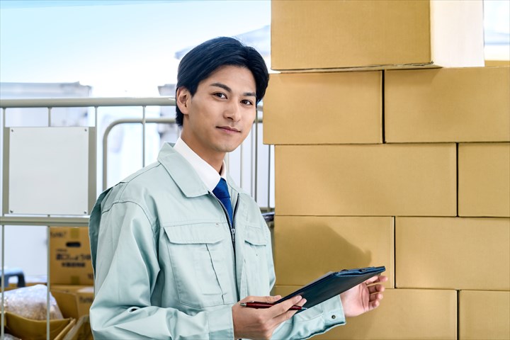 《葛飾区》週払いOK・1.5ｔ車での現場などへの住宅設備機器の配送ドライバー！（土日祝休み・AT限定OK）