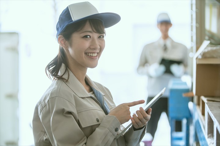 《東大和市》週払いOK・倉庫内での飲料物のピッキング作業スタッフ！（Web面接OK・未経験OK）