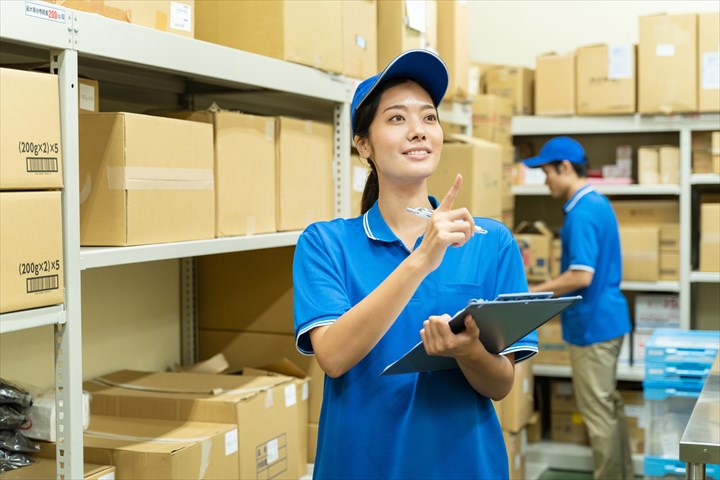《北九州市小倉南区》週払いOK・倉庫内での飲料のピッキングや仕分け作業スタッフ！（未経験OK・短時間10:00～14:00）