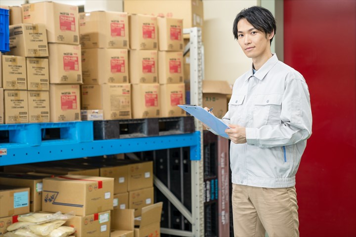 《四日市市》週払いOK・倉庫内での飲料の検品、積込み作業スタッフ！（短時間16:30～20:30・未経験歓迎）