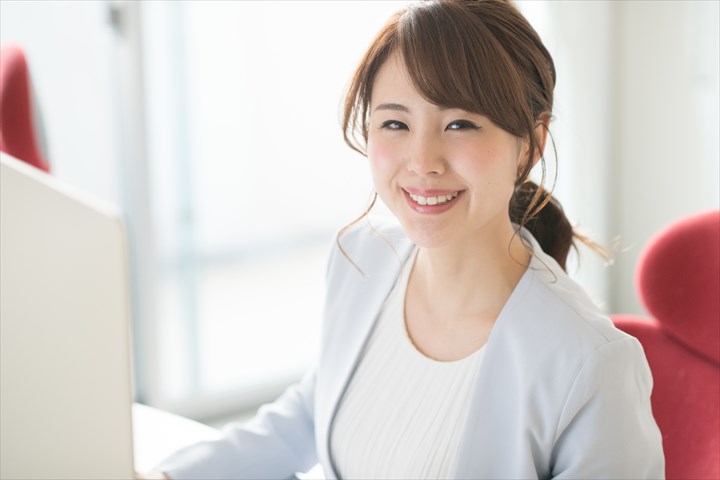 《大阪市此花区》週払いOK・物流会社での事務スタッフ！（土日祝休み・資格を活かす）