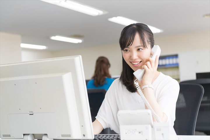 《綾部市》週払いOK・整備工場の事務所内での事務スタッフ！（Web面接OK・土日祝休み）