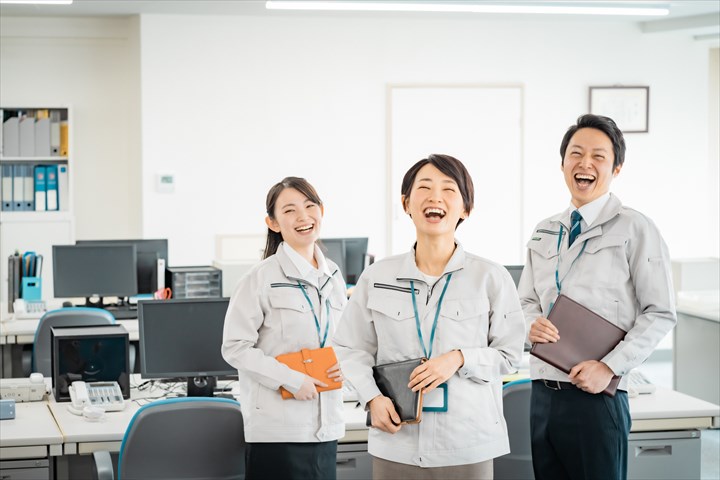 《町田市》週払いOK・修理工場内での事務スタッフ！（Web面接OK・週休2日）