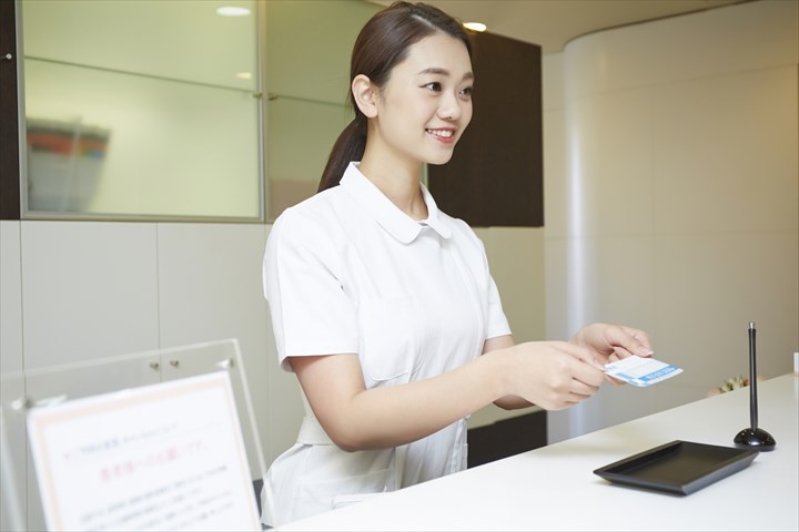 《相模原市中央区》週払いOK・総合病院内での病棟クラーク事務スタッフ！（Web面接OK・週休2日）