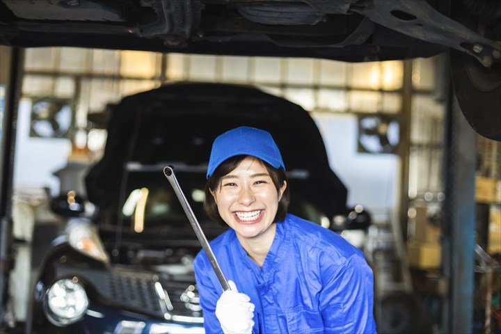 《弥富市》週払いOK・修理車両の管理スタッフ！（高時給・土日祝休み）