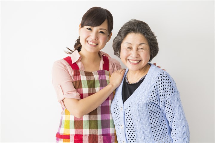 《相模原市中央区》週払いOK・老人ホームでの介護スタッフ！（週休2日・日勤）