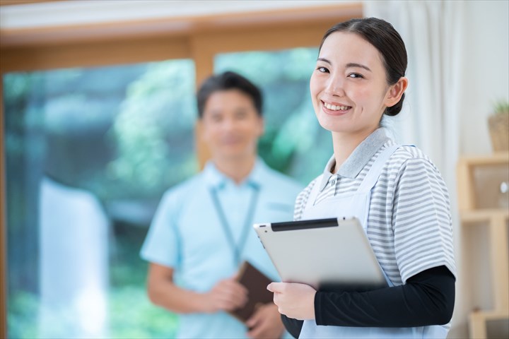 《世田谷区》週払いOK・ユニット型特別養護老人ホームでの介護スタッフ！（日勤・週4～5）