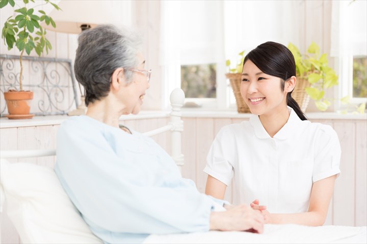 《練馬区》週払いOK・病院内での看護補助スタッフ！（無資格OK・週休2日）