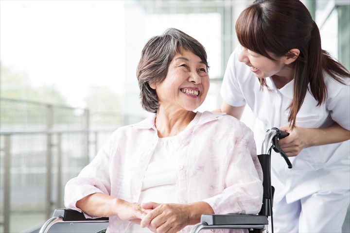 《港区》週払いOK・有料老人ホーム内での看護スタッフ！（Web面接OK・高時給）