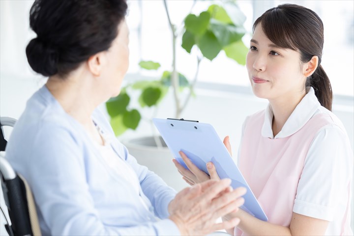 《横浜市戸塚区》週払いOK・特別養護老人ホームでの看護スタッフ！（週休2日・日勤）