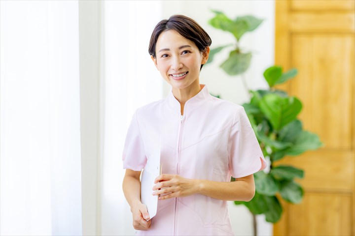 《さいたま市浦和区》週払いOK・ユニット型特別養護老人ホームでの看護スタッフ！（週休2日・日勤）